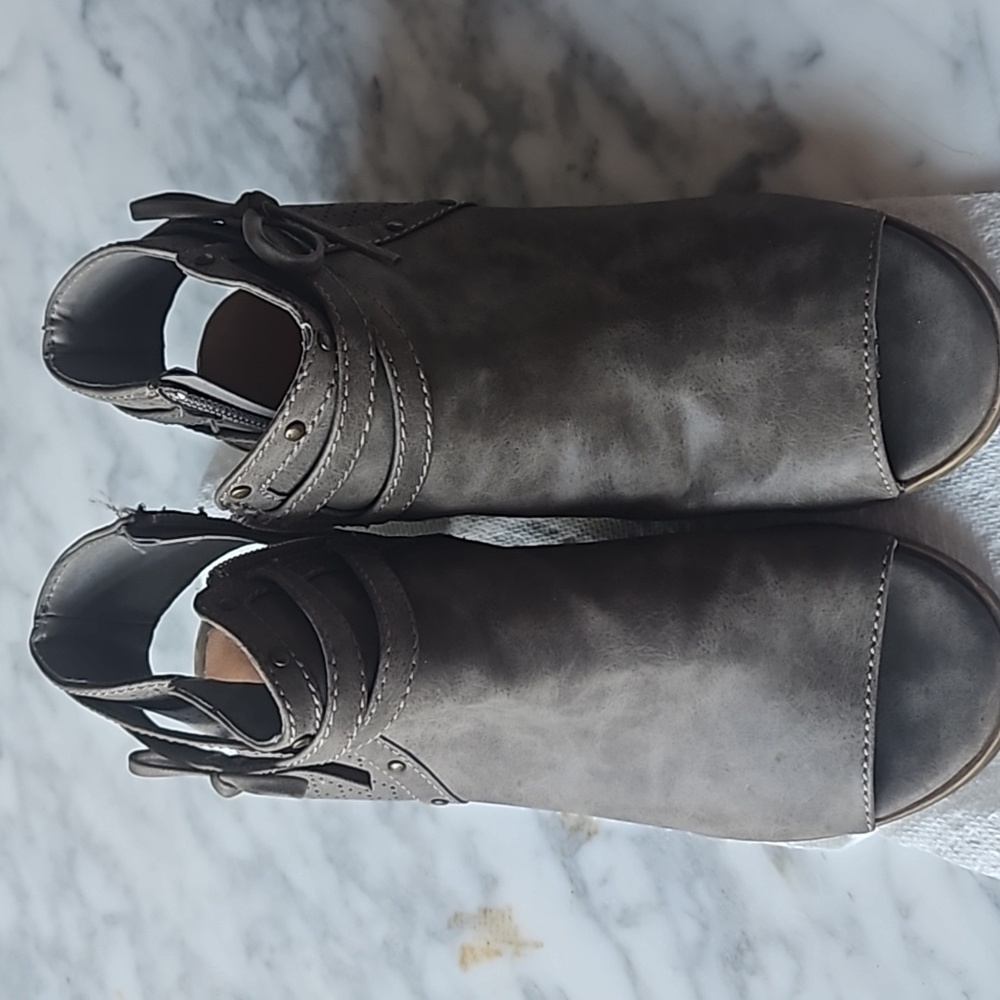 Peekaboo sandals